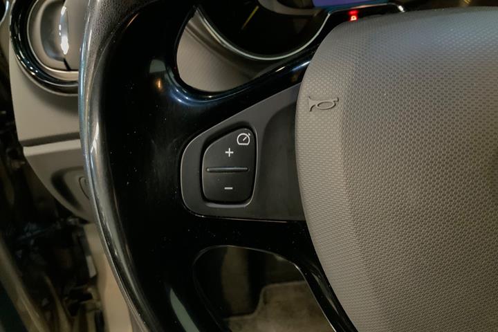 Beige Renault Captur fra 2013