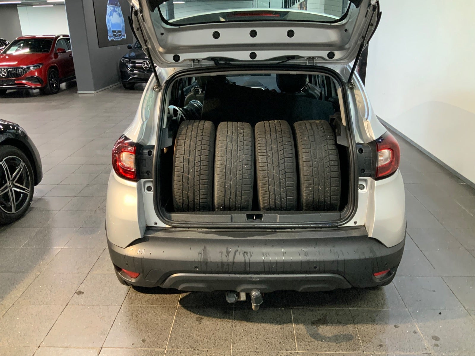 Sølv Renault Captur fra 2018