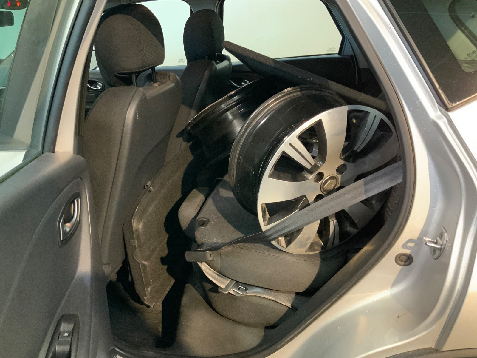 Sølv Renault Captur fra 2018