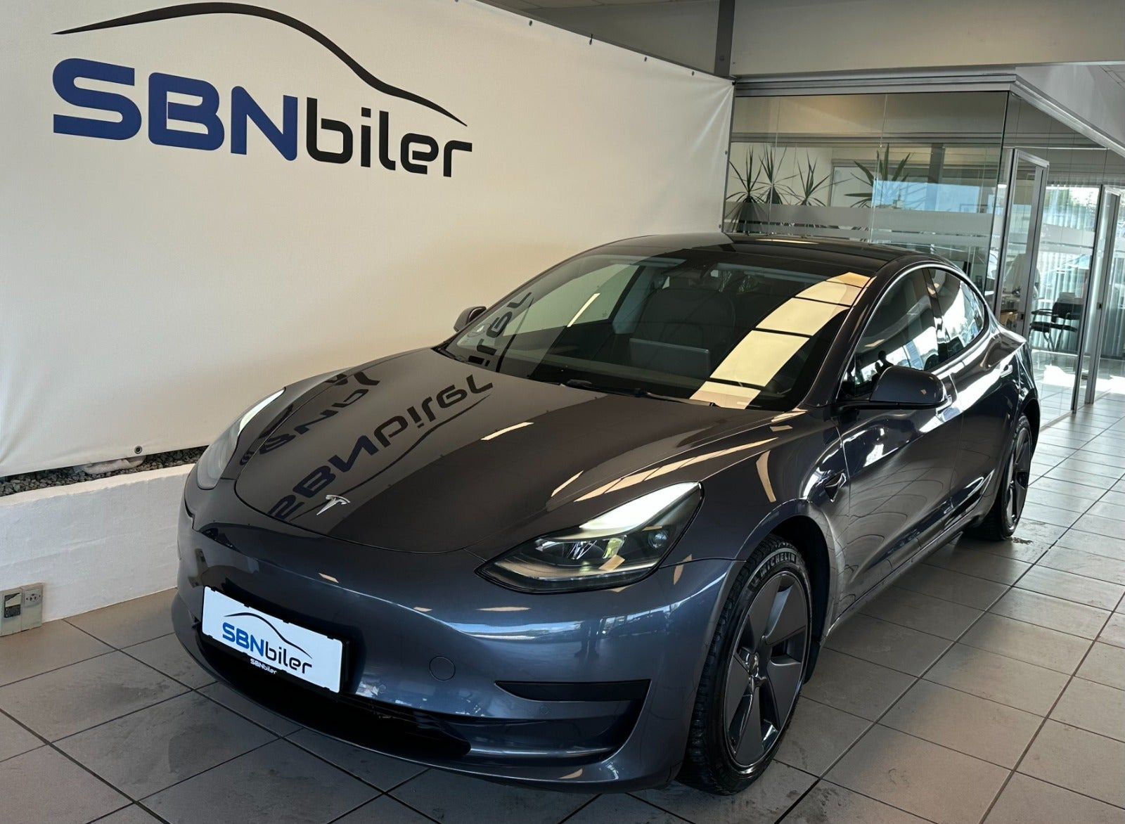 Tesla Model 3 RWD
