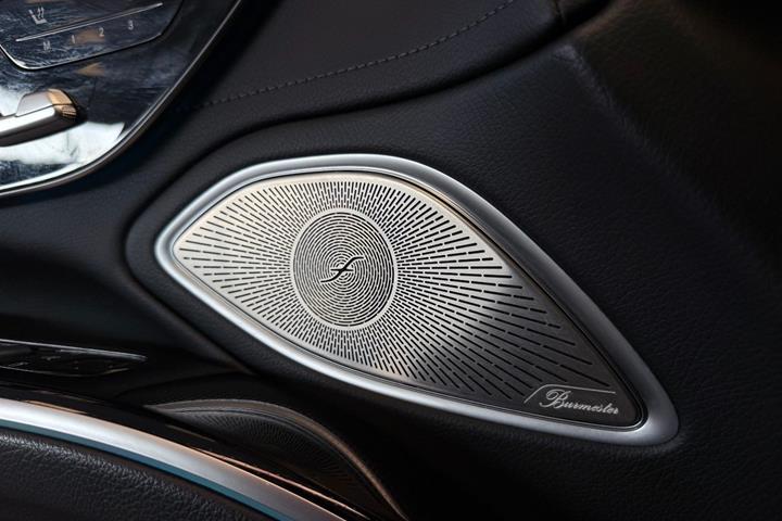 Sort Mercedes EQS450+ fra 2022