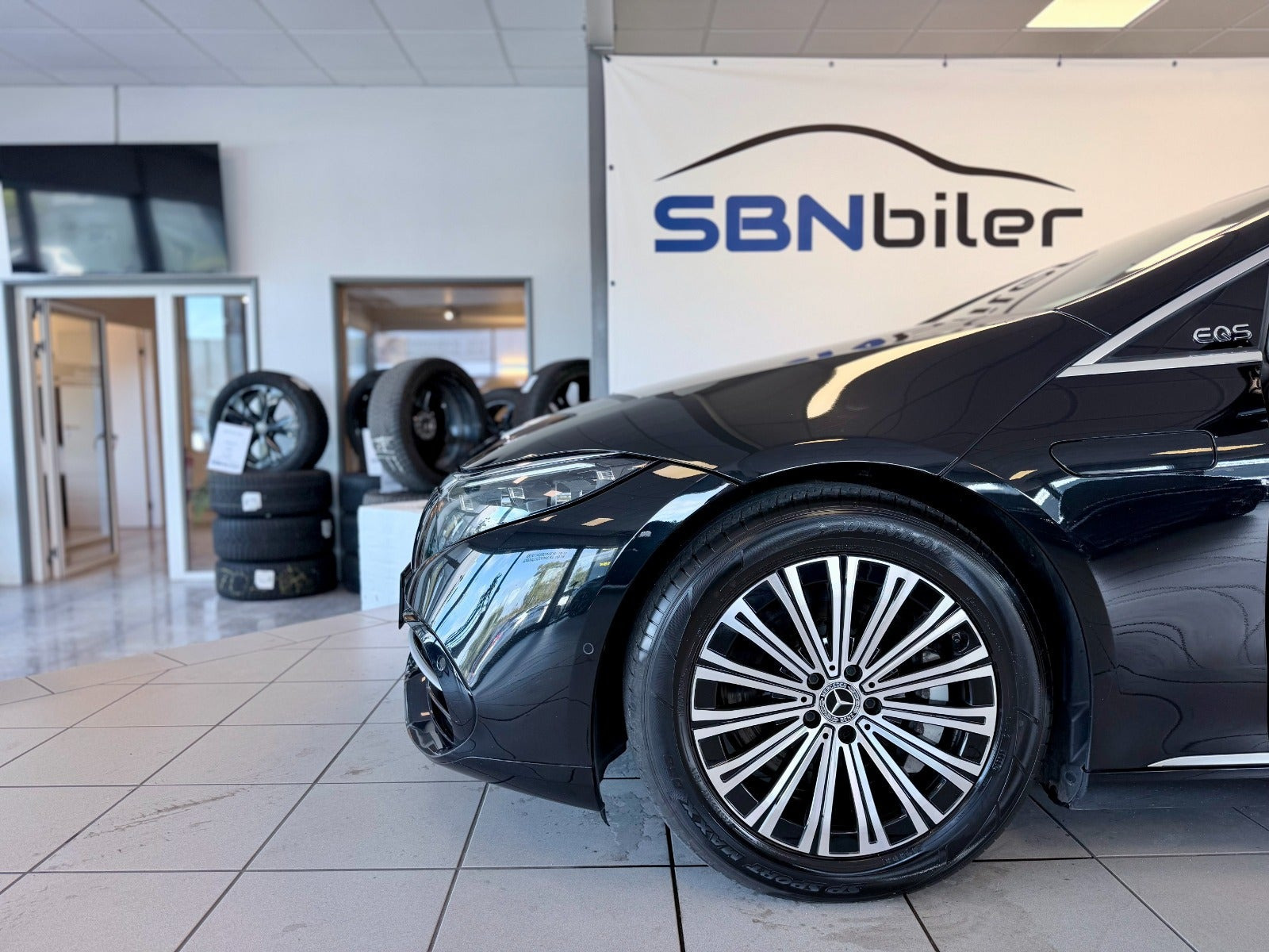 Sort Mercedes EQS450+ fra 2022
