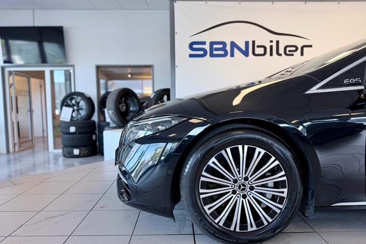 Sort Mercedes EQS450+ fra 2022