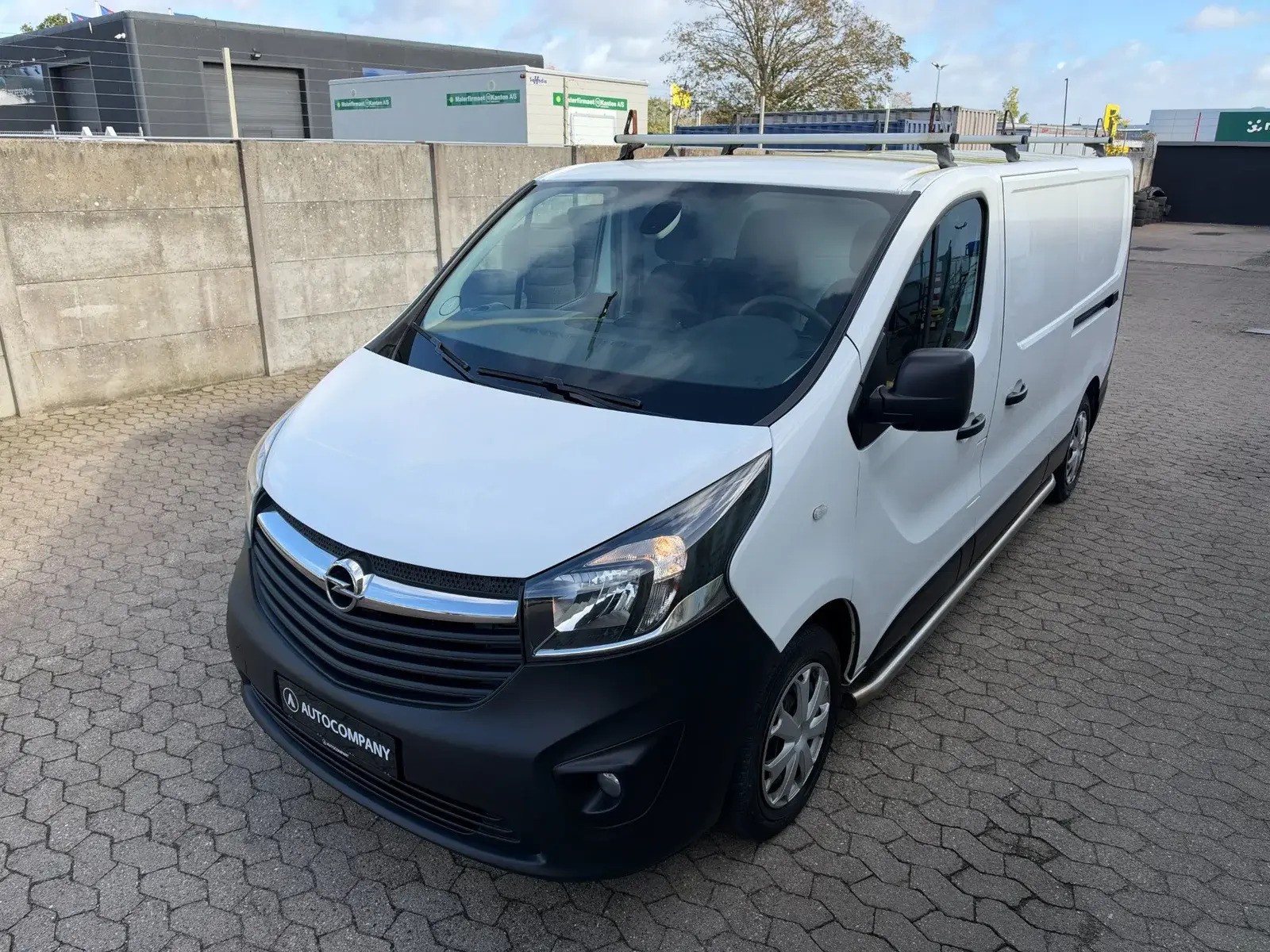 Hvid Opel Vivaro fra 2019