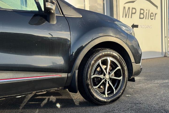 Sort Renault Captur fra 2016