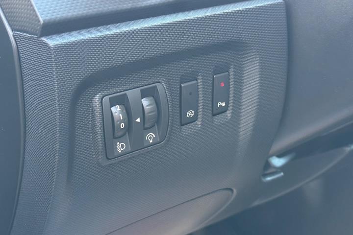 Sort Renault Captur fra 2016