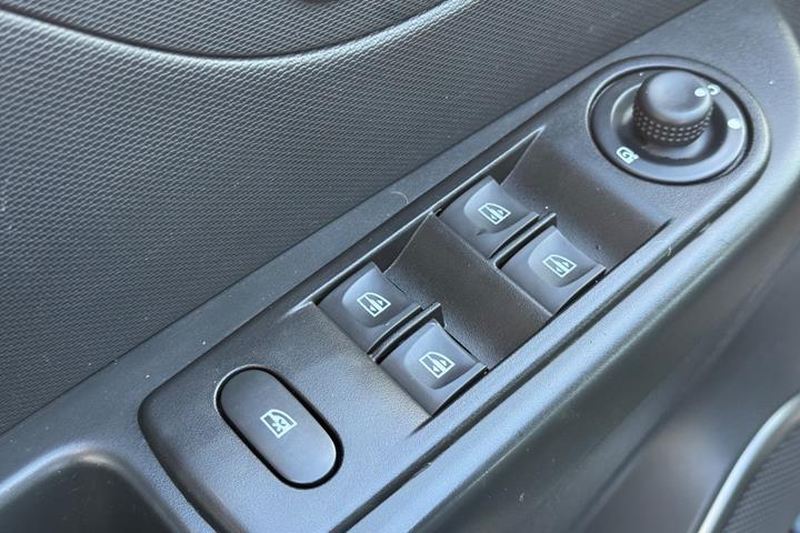 Sort Renault Captur fra 2016