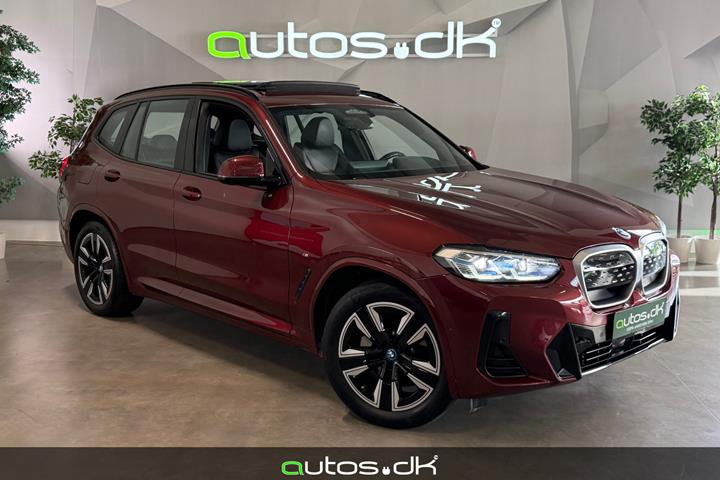 Rød BMW iX3 fra 2022