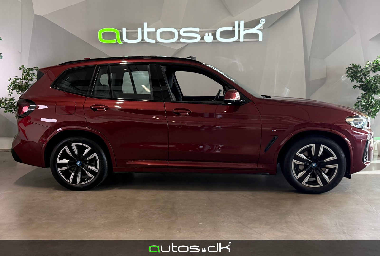 Rød BMW iX3 fra 2022