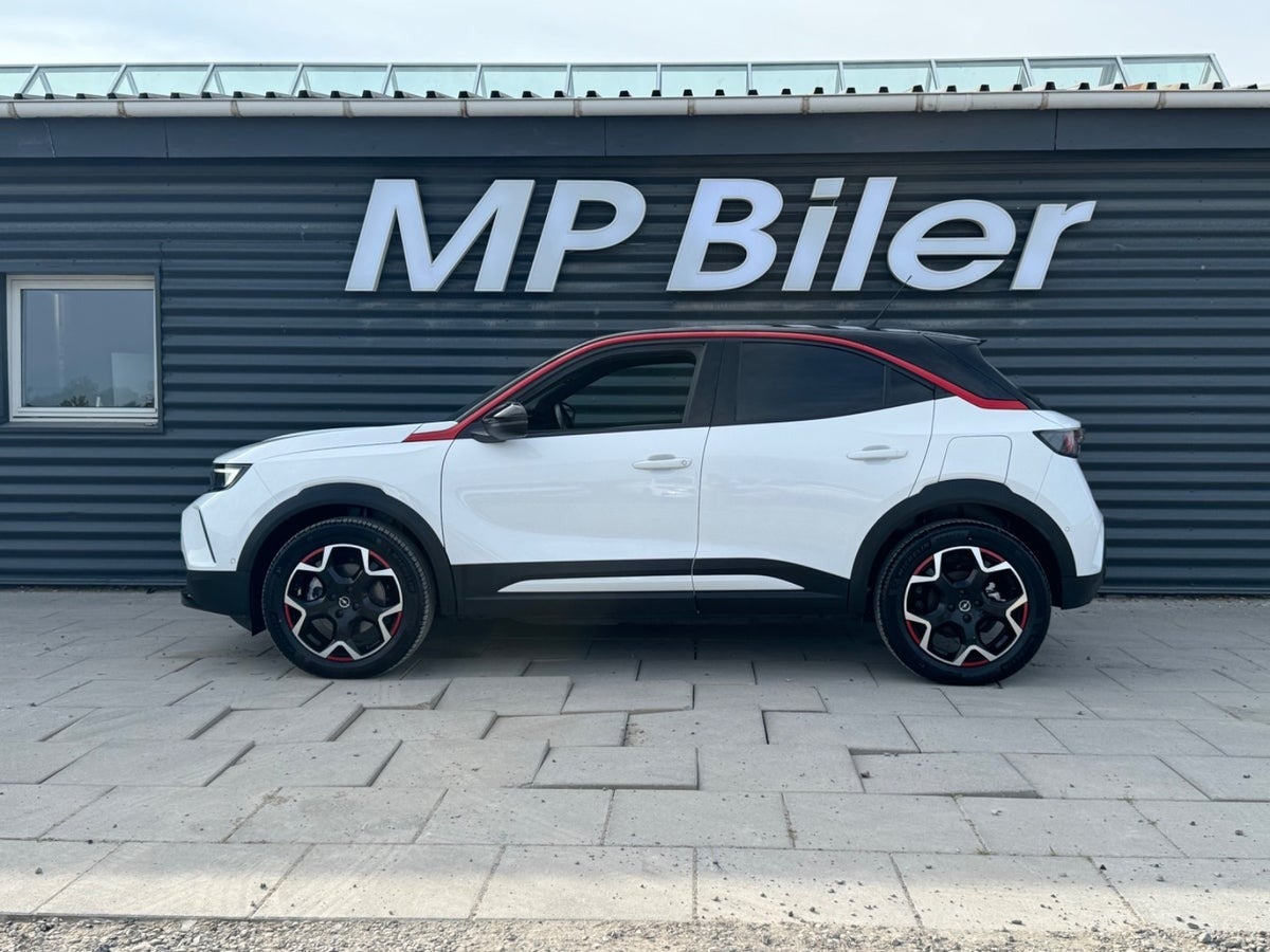 Hvid Opel Mokka-e fra 2024