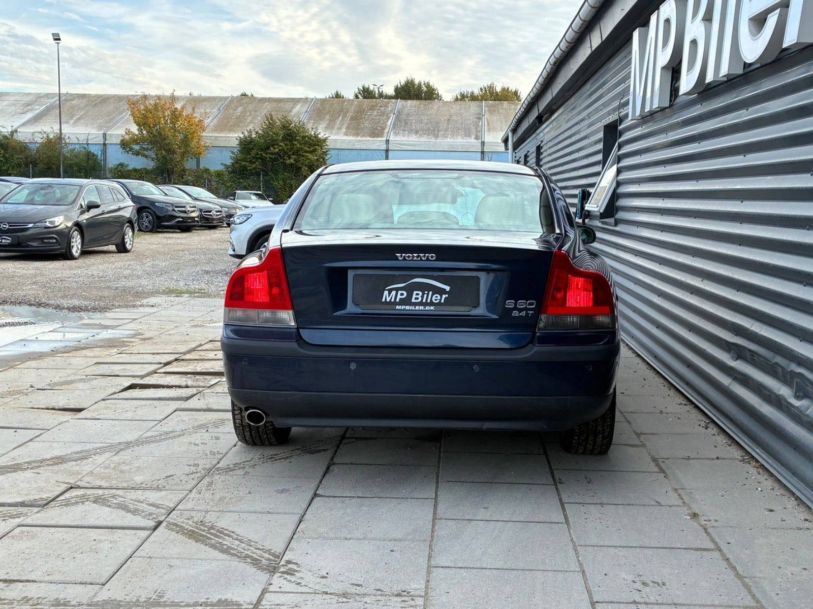 Blå Volvo S60 fra 2001