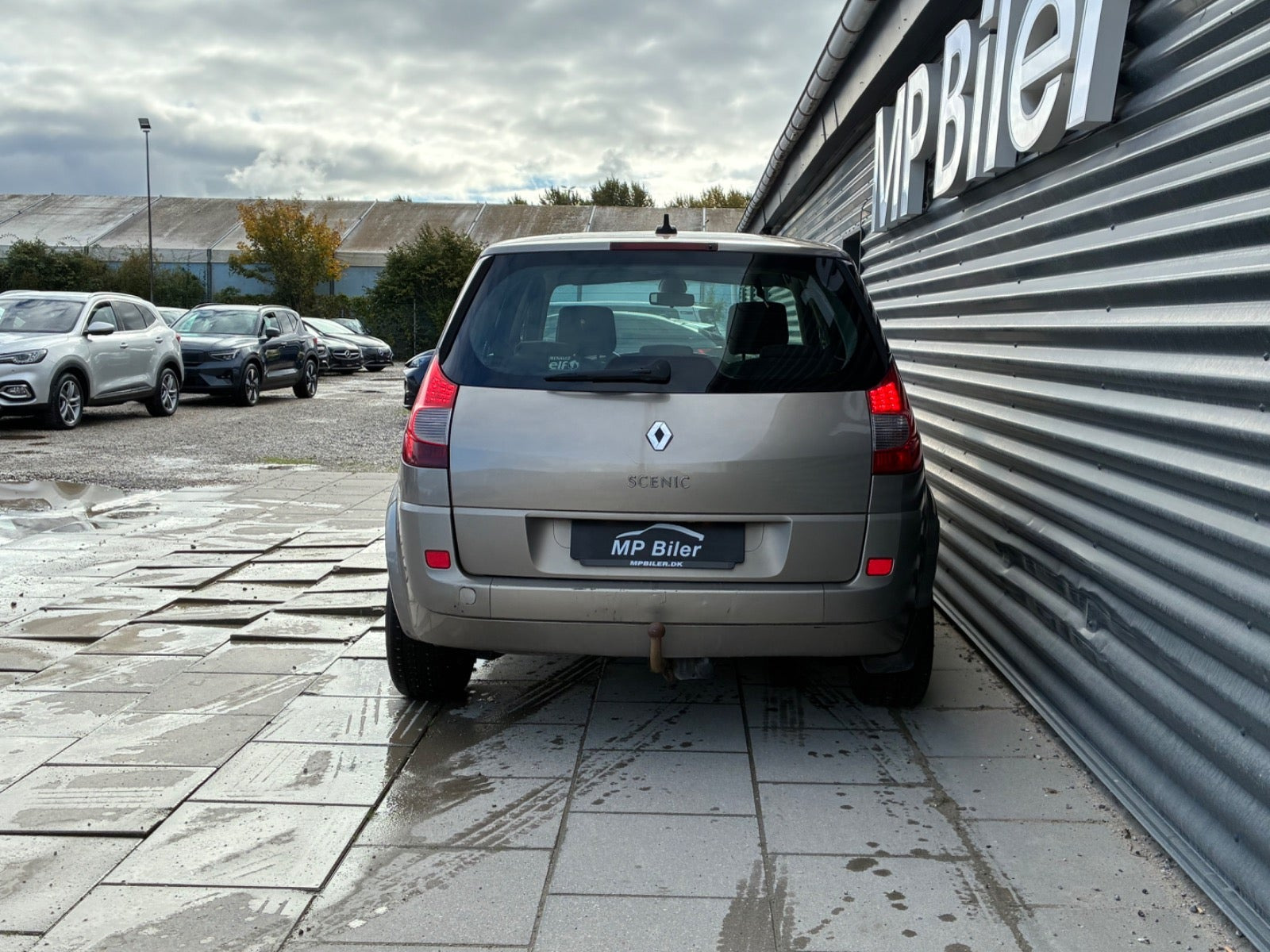 Orange Renault Scenic II fra 2008