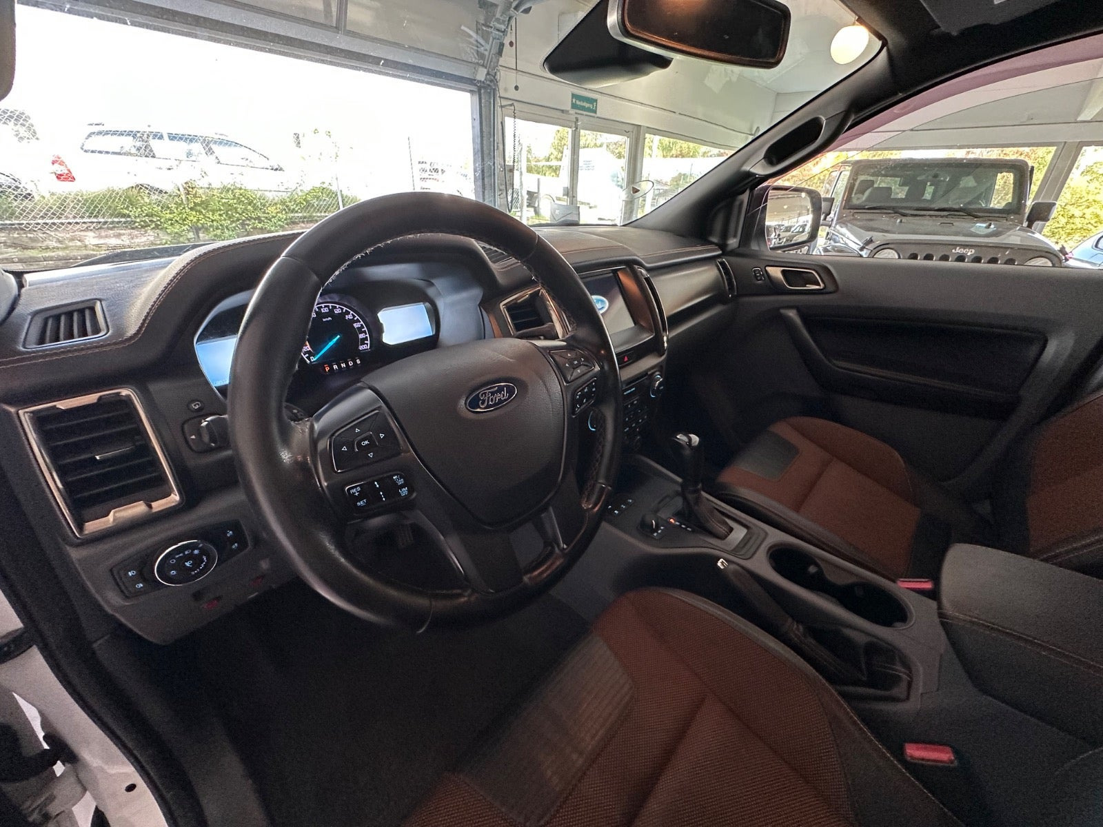 Hvid Ford Ranger fra 2019