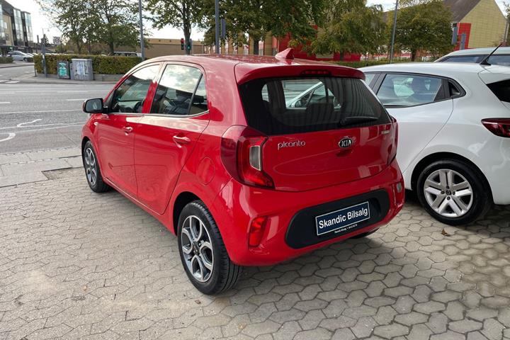 Rød Kia Picanto fra 2019