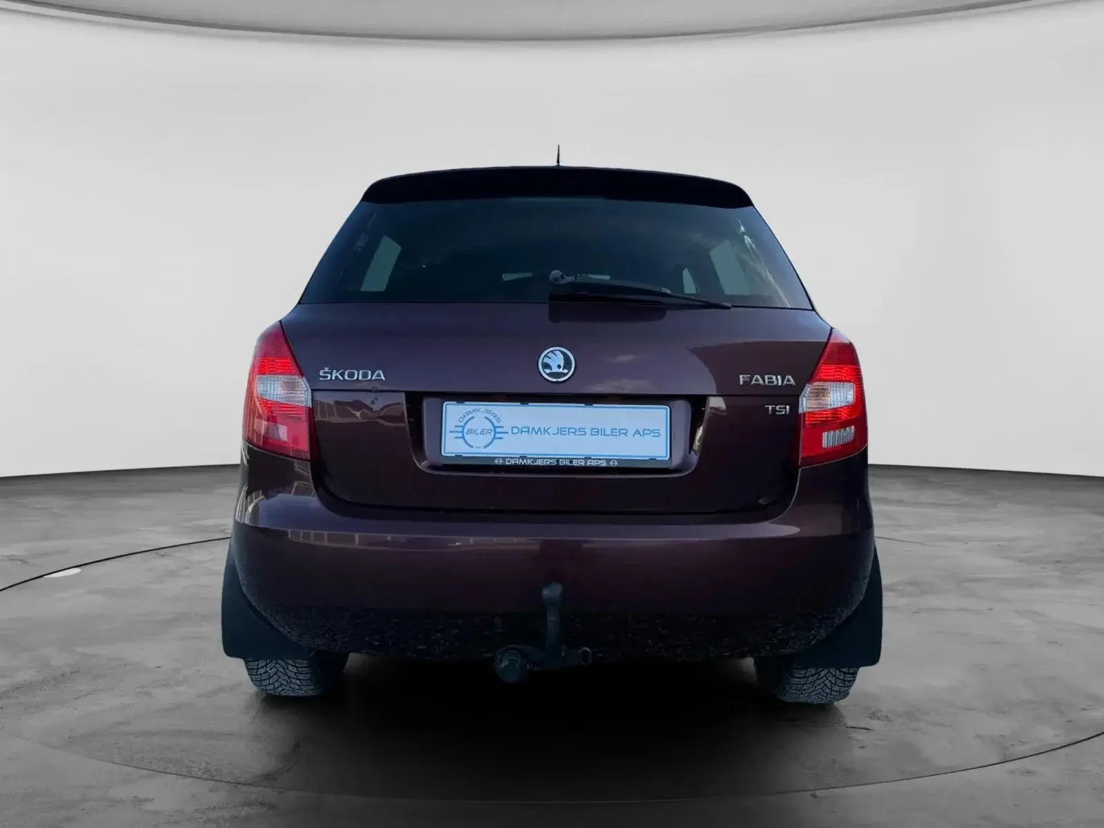 Rød Skoda Fabia fra 2013