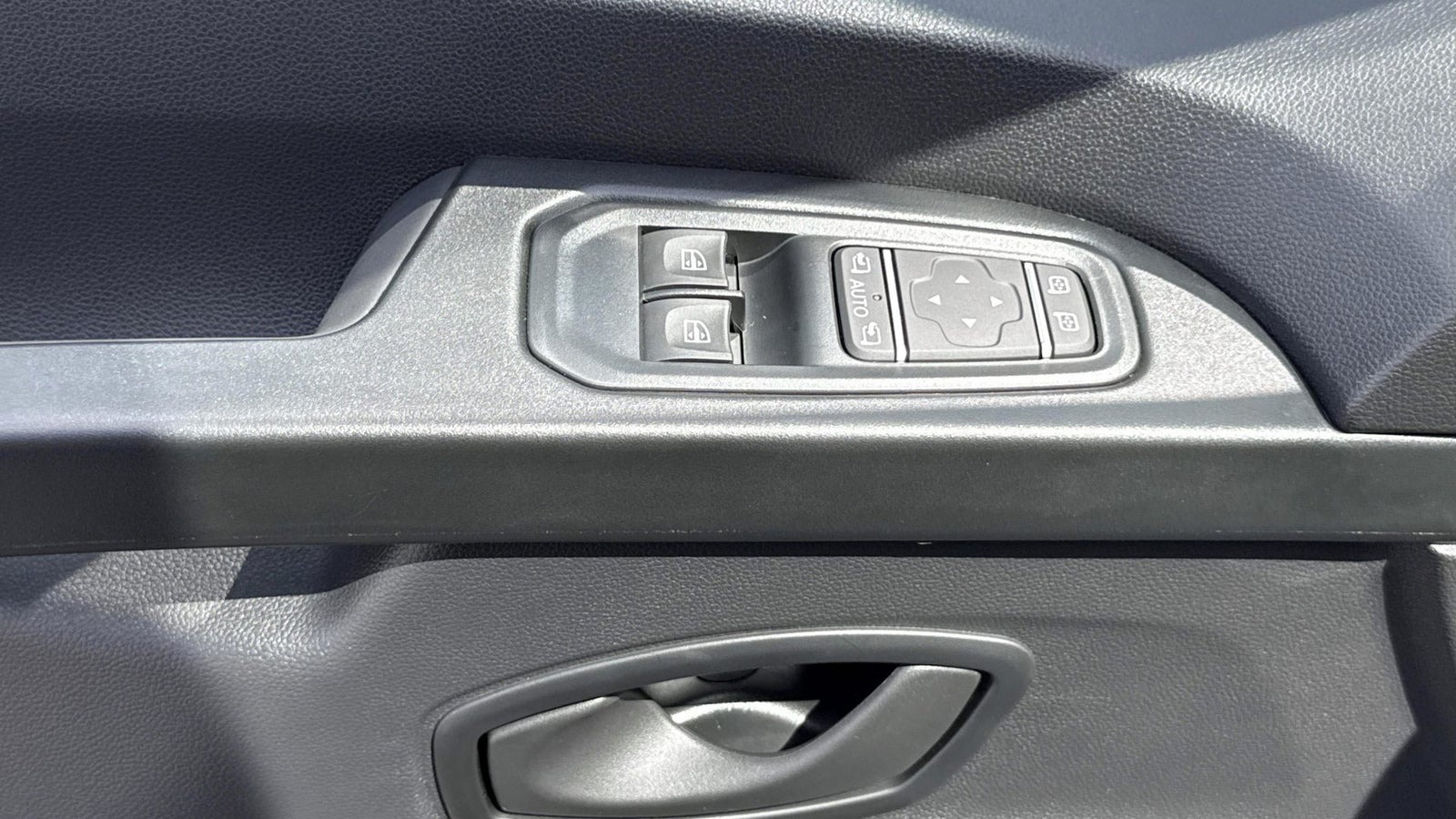Hvid Renault Trafic fra 2025