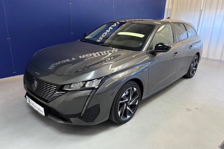Grå Peugeot 308 fra 2022