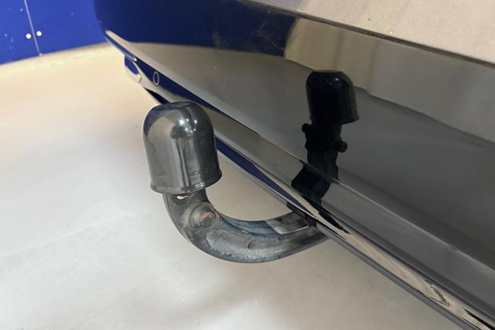 Grå Peugeot 308 fra 2022