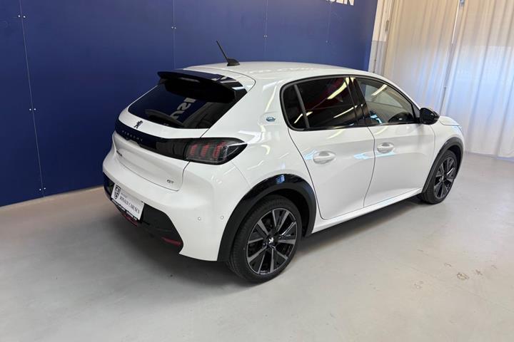 Hvid Peugeot e-208 fra 2023