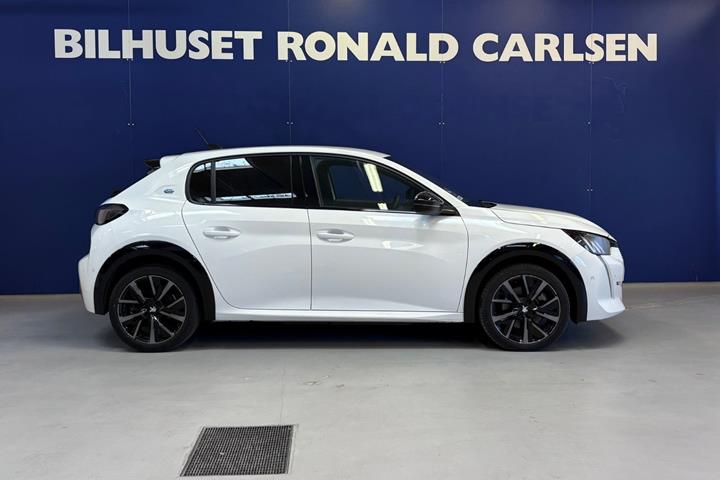 Hvid Peugeot e-208 fra 2023