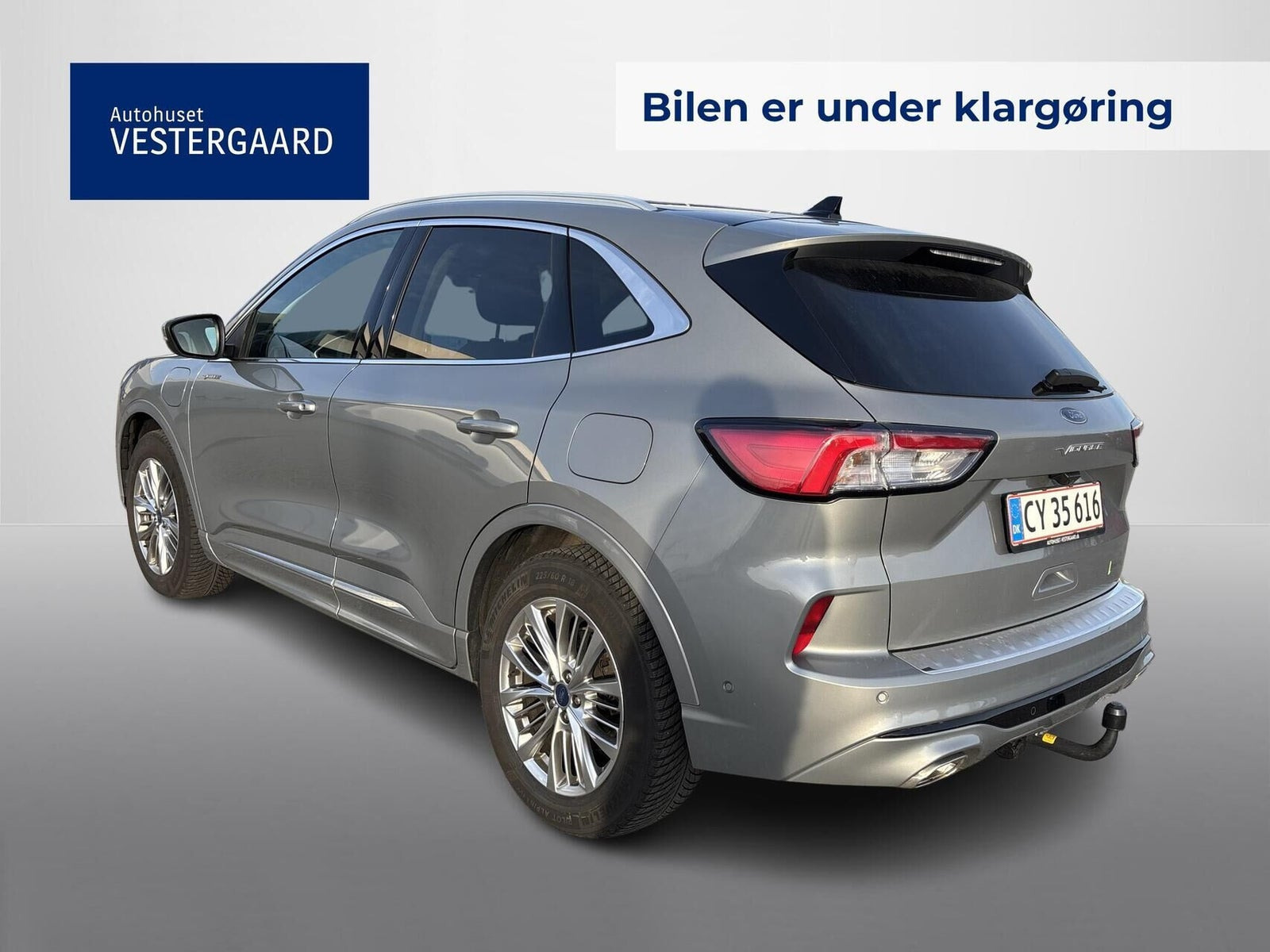 Grå Ford Kuga fra 2021