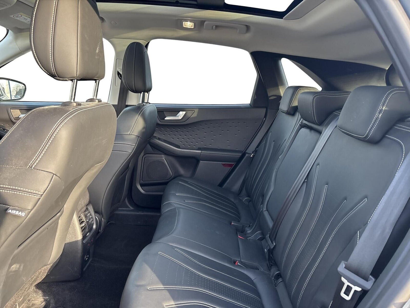 Grå Ford Kuga fra 2021