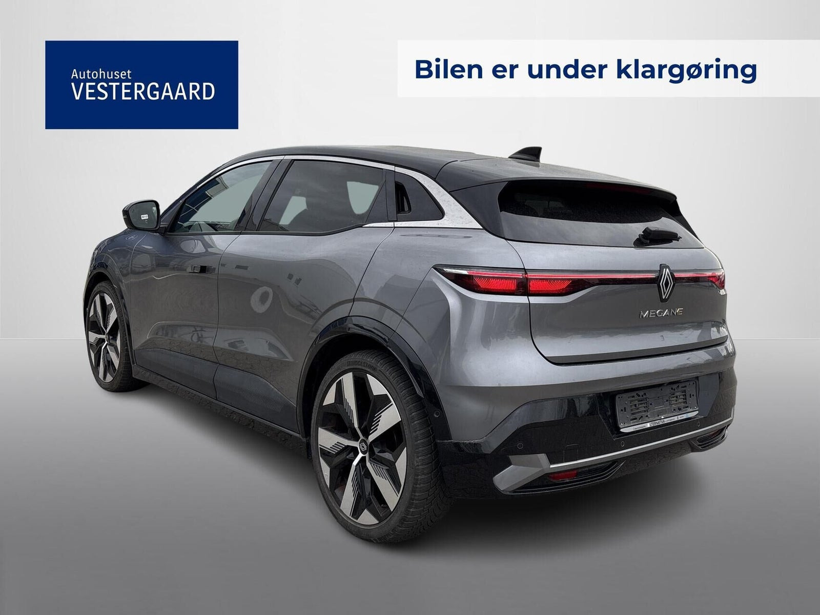 Grå Renault Megane E-Tech fra 2023