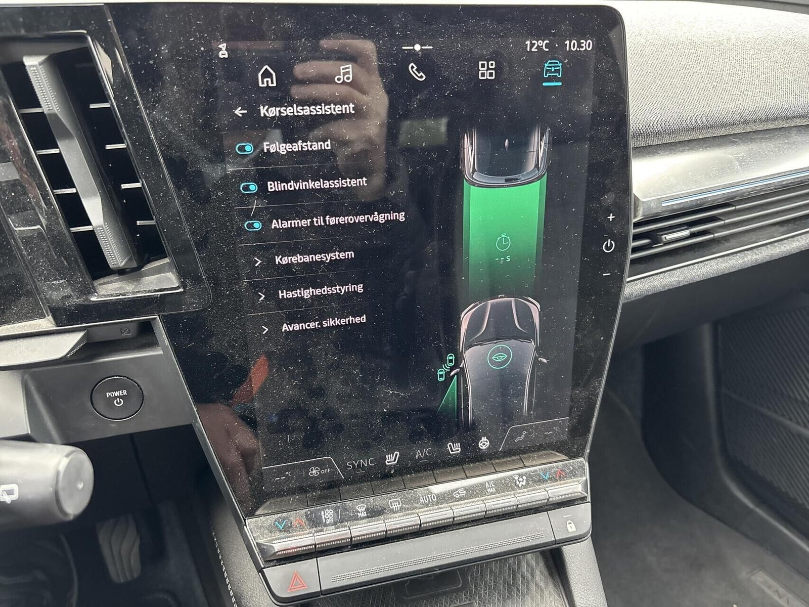 Grå Renault Megane E-Tech fra 2023