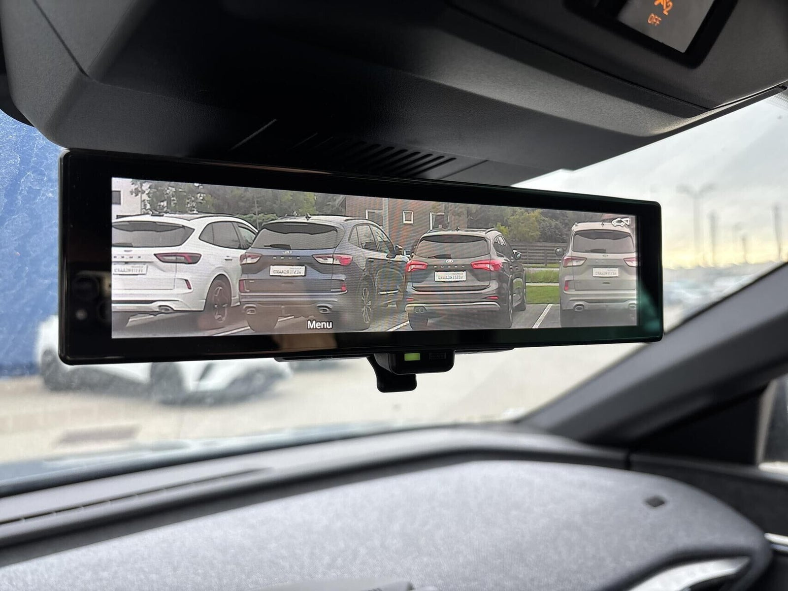 Grå Renault Megane E-Tech fra 2023