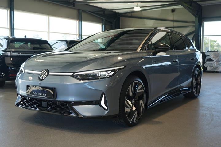 Blå VW ID.7 fra 2026 set udefra