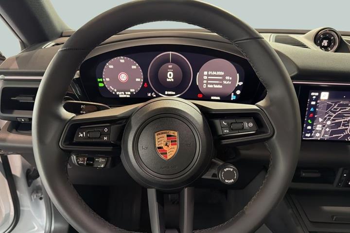 Grå Porsche Macan 4 fra 2025