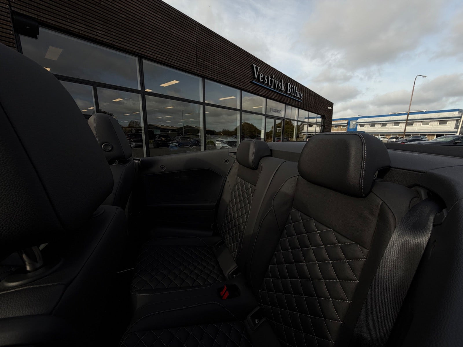 Hvid VW T-Roc fra 2022