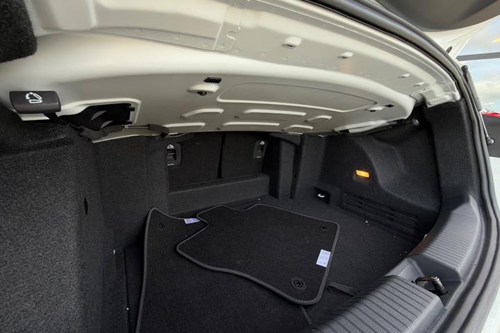 Hvid VW T-Roc fra 2022