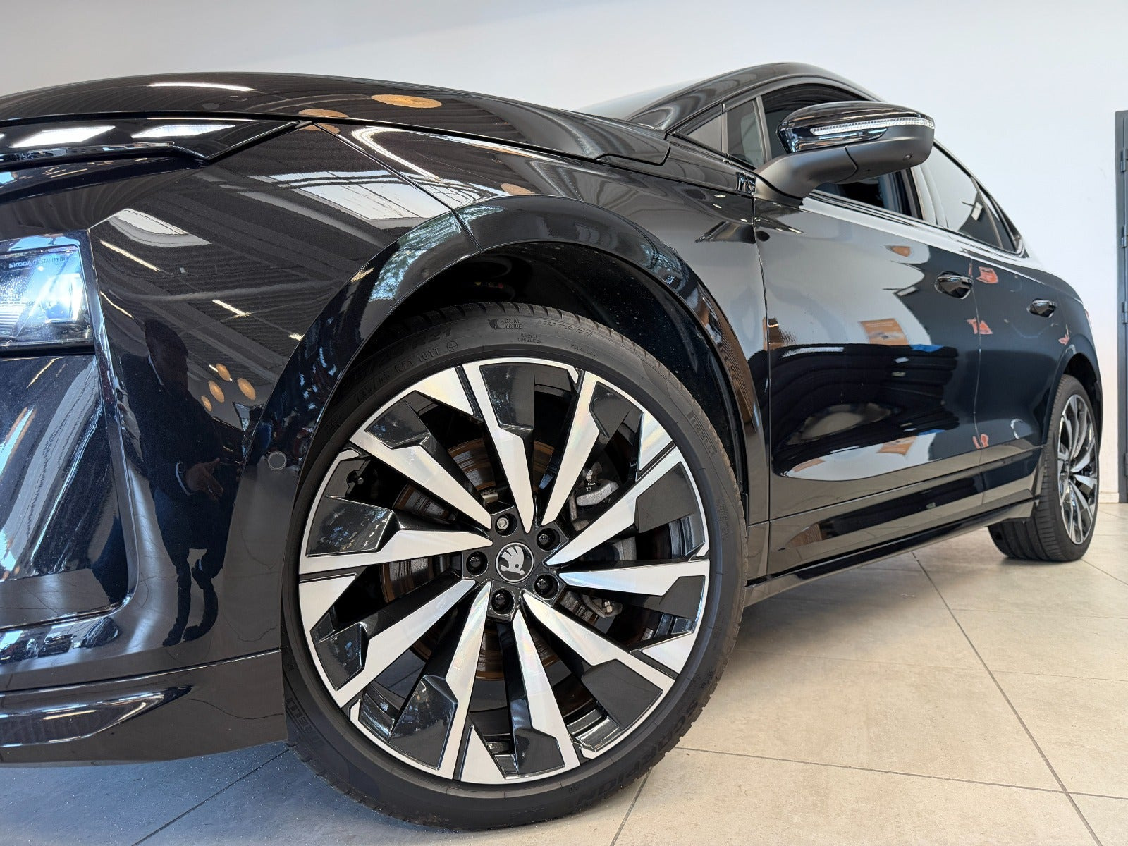 Sort Skoda Enyaq fra 2026