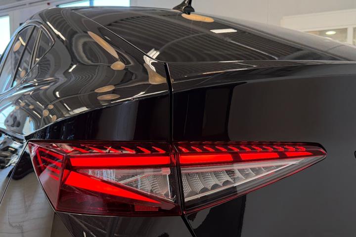 Sort Skoda Enyaq fra 2026