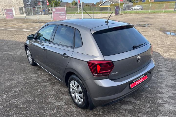 Grå VW Polo fra 2020