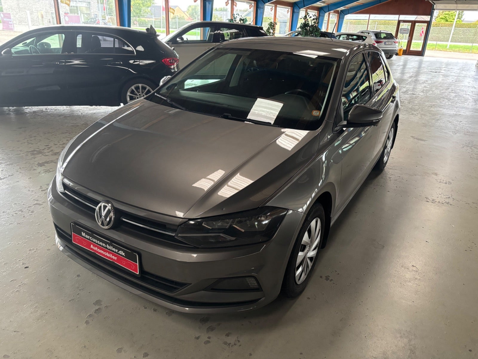 Grå VW Polo fra 2020