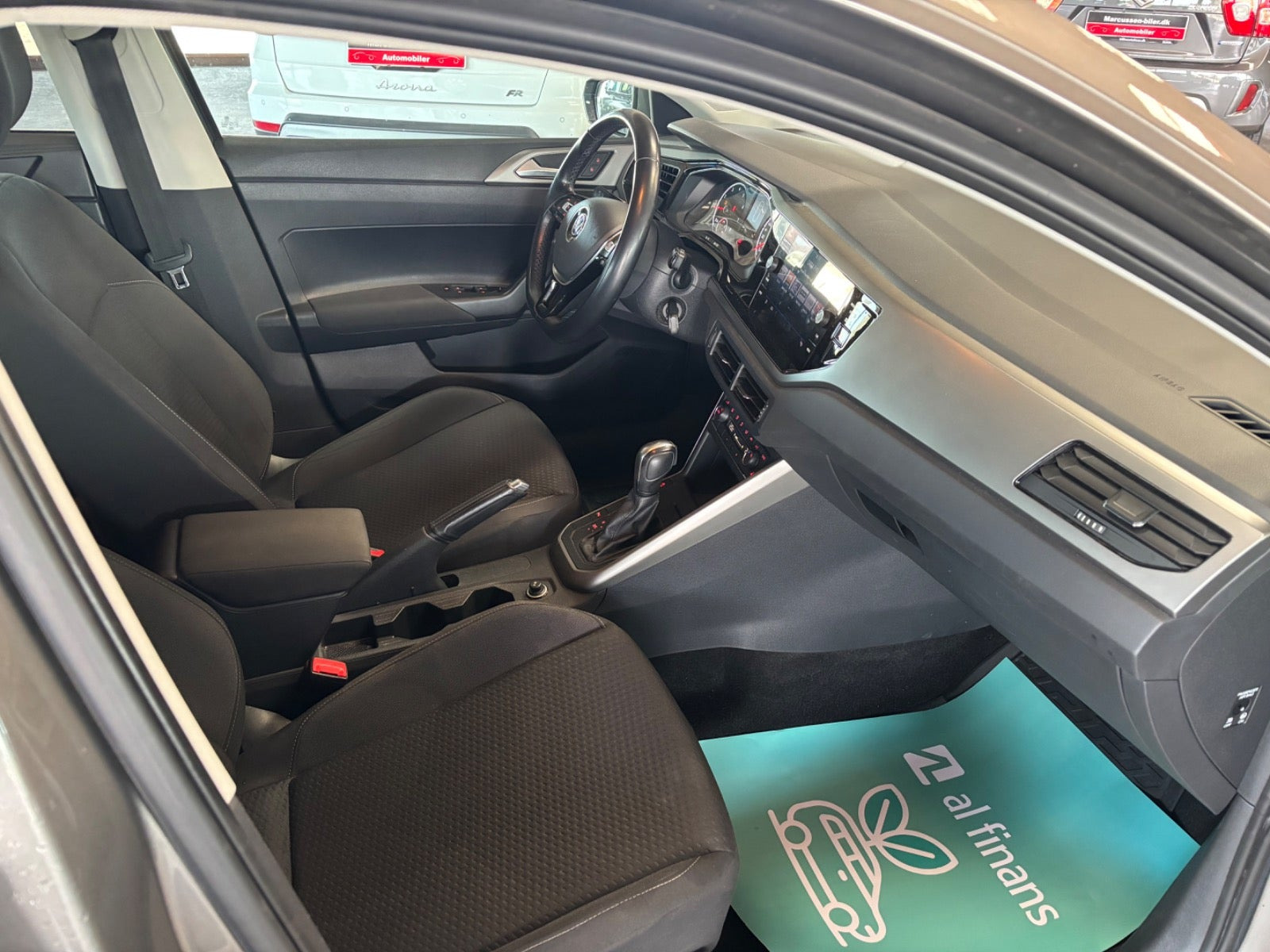 Grå VW Polo fra 2020