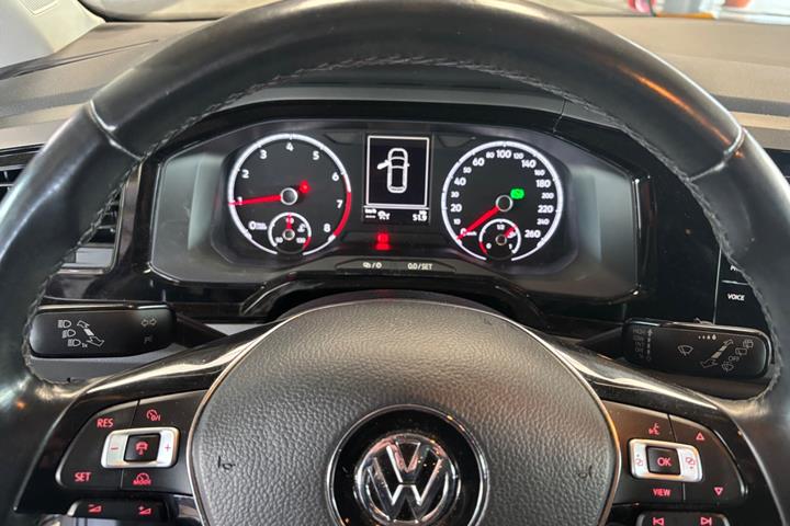 Grå VW Polo fra 2020