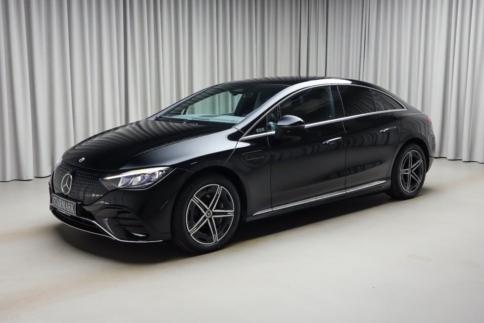 Sort Mercedes EQE350+ fra 2026