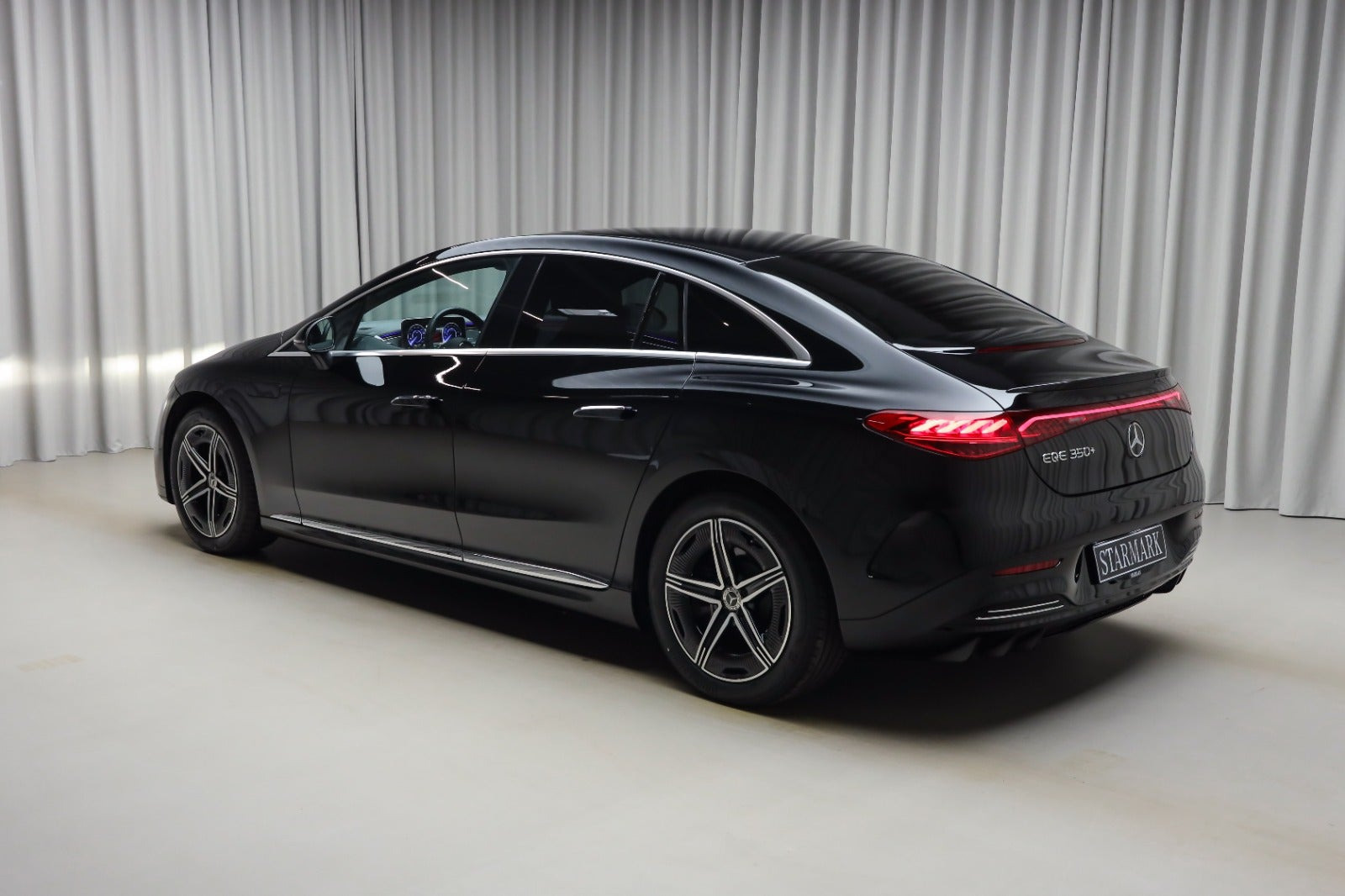 Sort Mercedes EQE350+ fra 2026