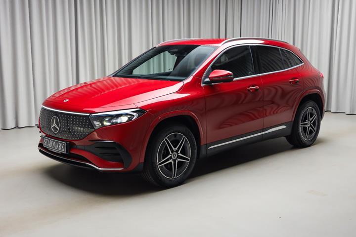 Rød Mercedes EQA250+ fra 2025