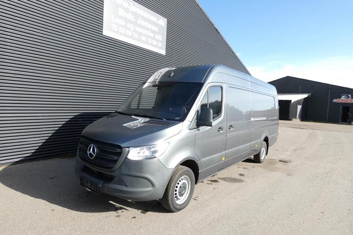 Grå Mercedes Sprinter 317 fra 2022