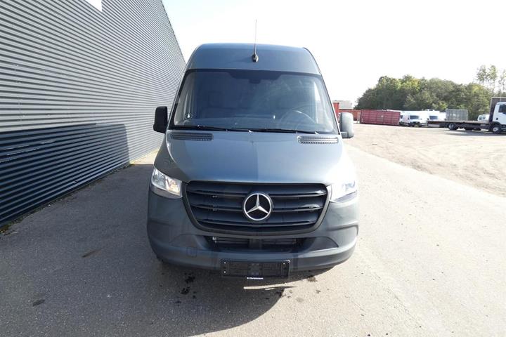 Grå Mercedes Sprinter 317 fra 2022