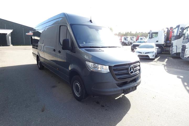 Grå Mercedes Sprinter 317 fra 2022