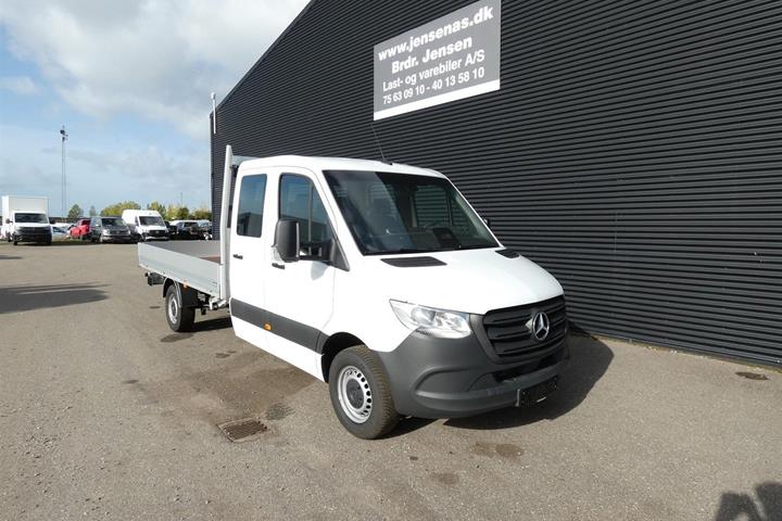 Hvid Mercedes Sprinter 317 fra 2025