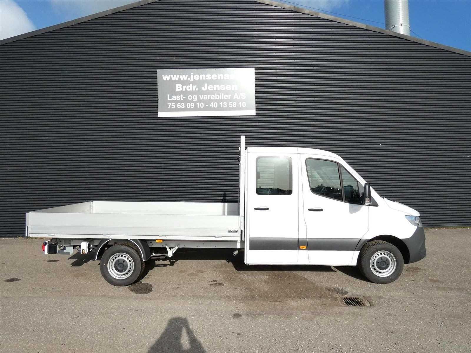 Hvid Mercedes Sprinter 317 fra 2025
