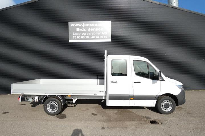 Hvid Mercedes Sprinter 317 fra 2025