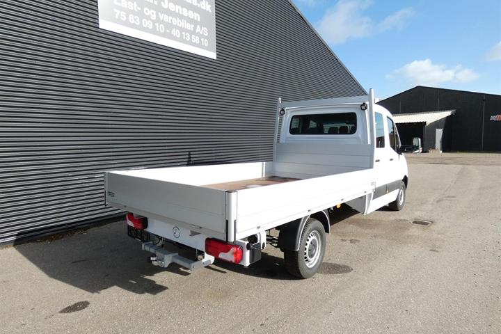 Hvid Mercedes Sprinter 317 fra 2025