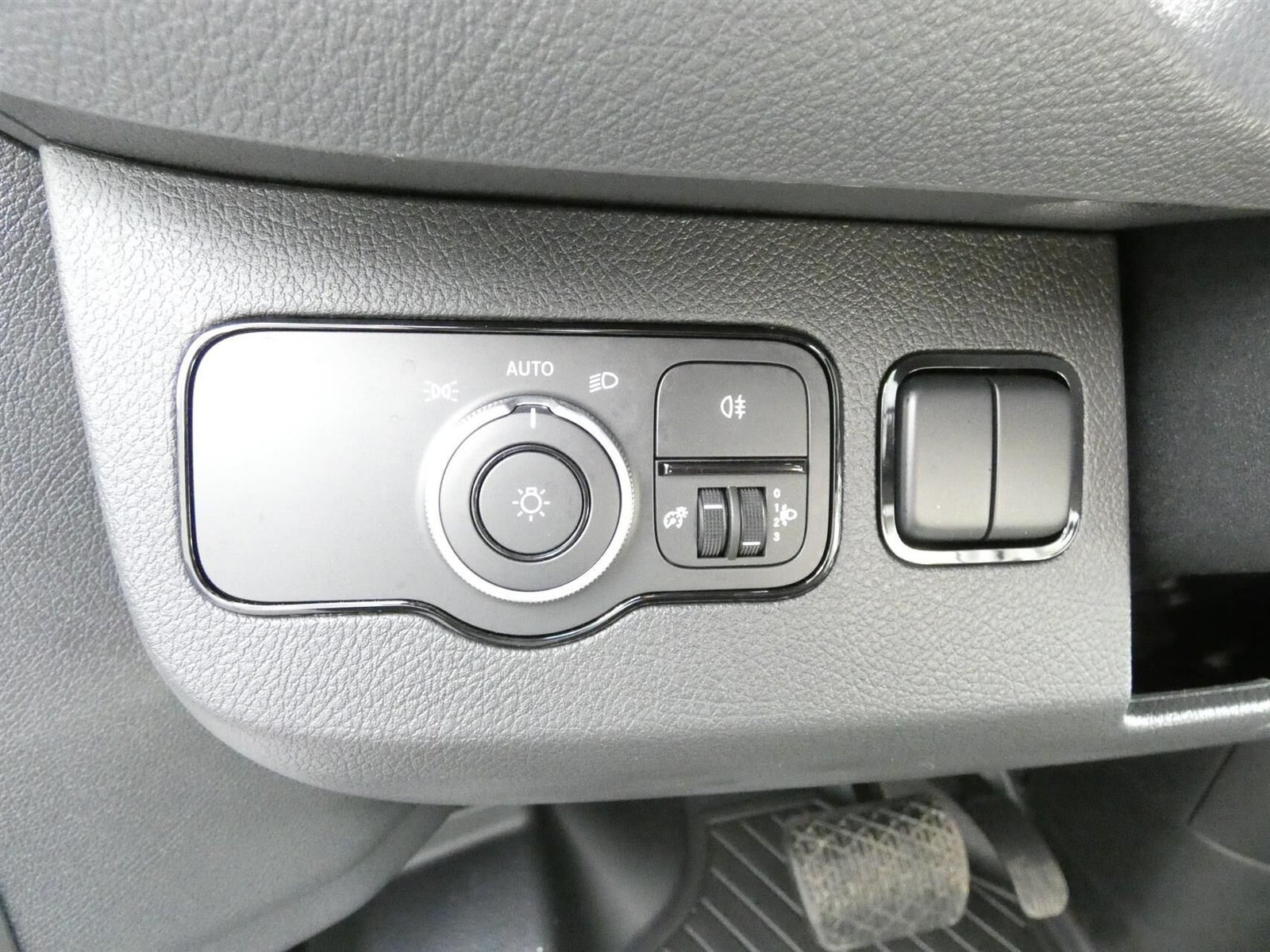 Hvid Mercedes Sprinter 317 fra 2025